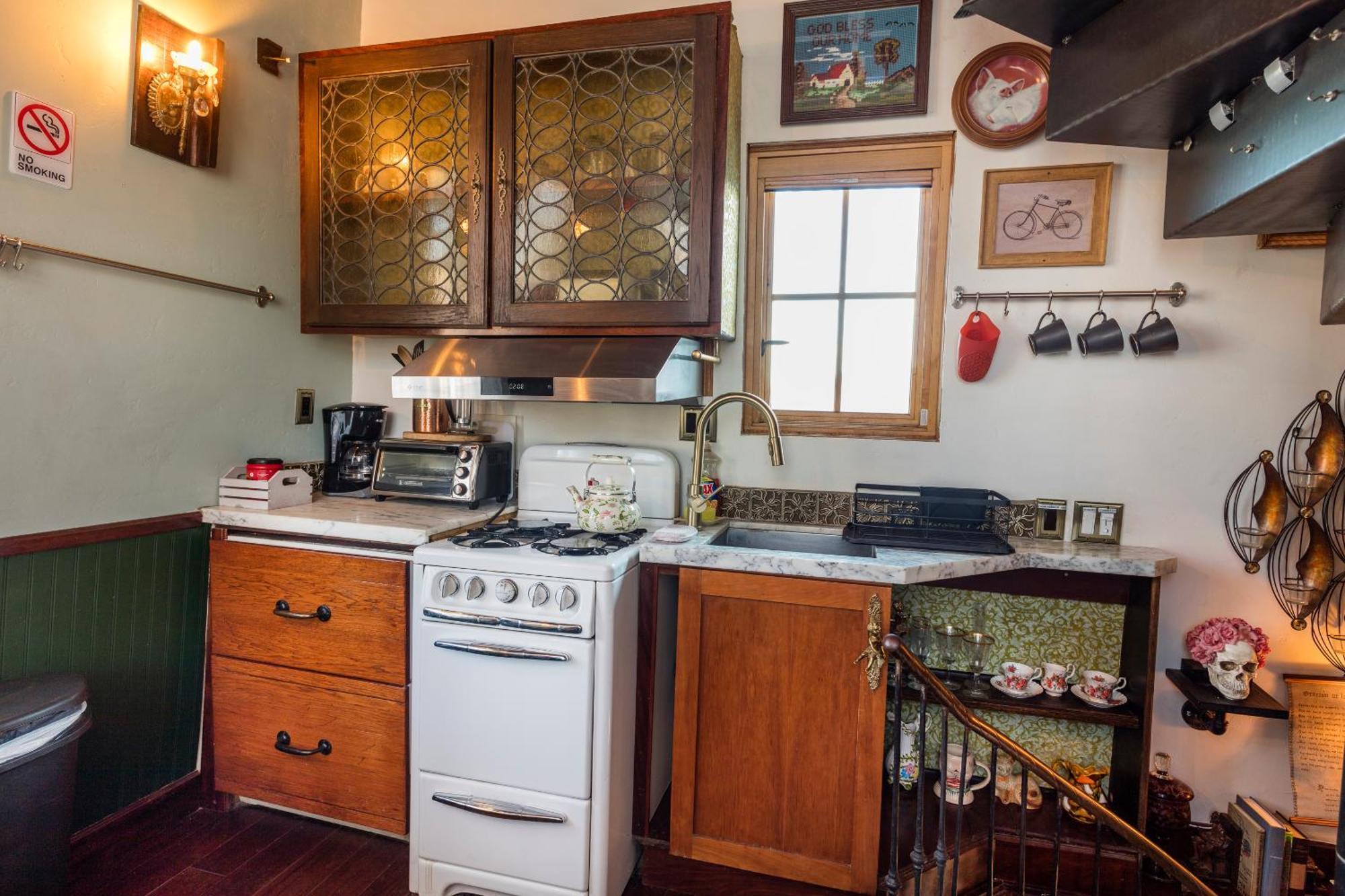 The Rosemary Hostal